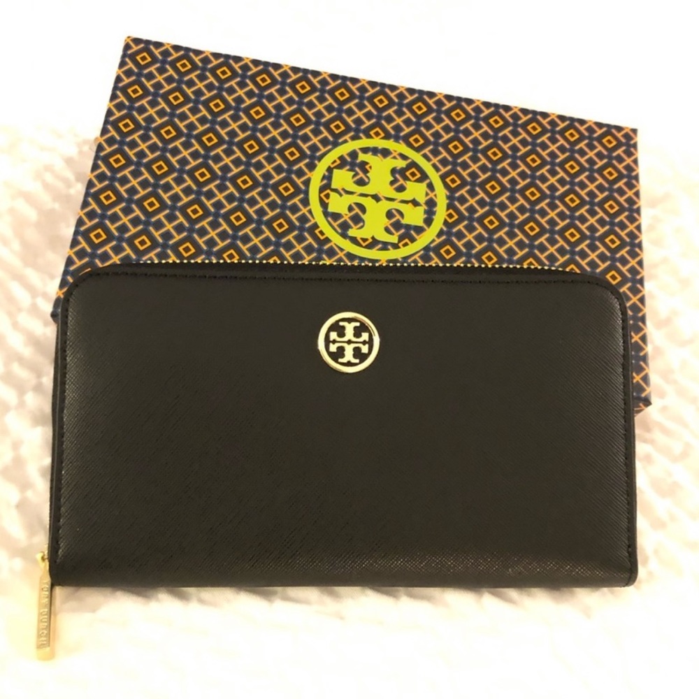 🌹🌹Authentic Tory Burch Wallet🌹🌹